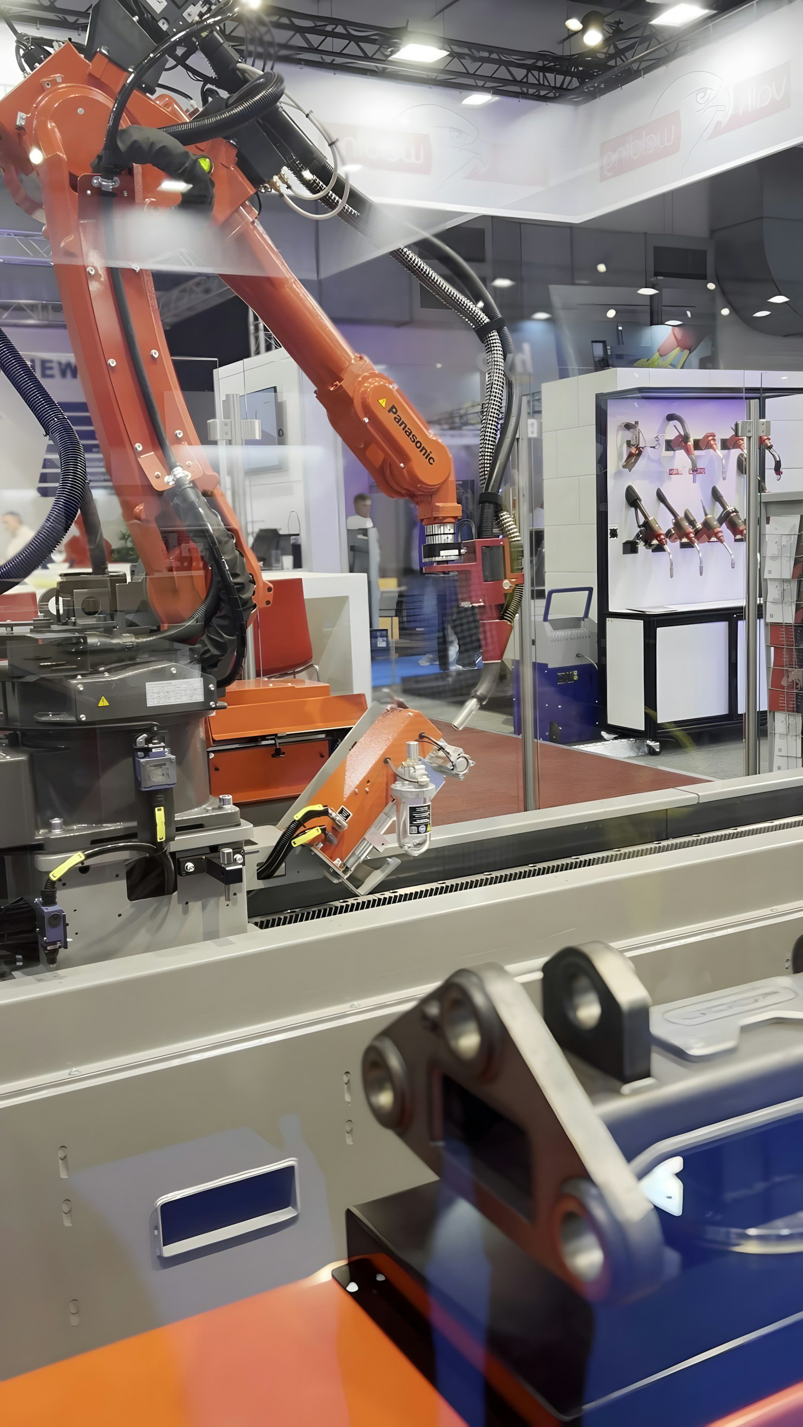 Industrial robot cell in a manufacturing environment